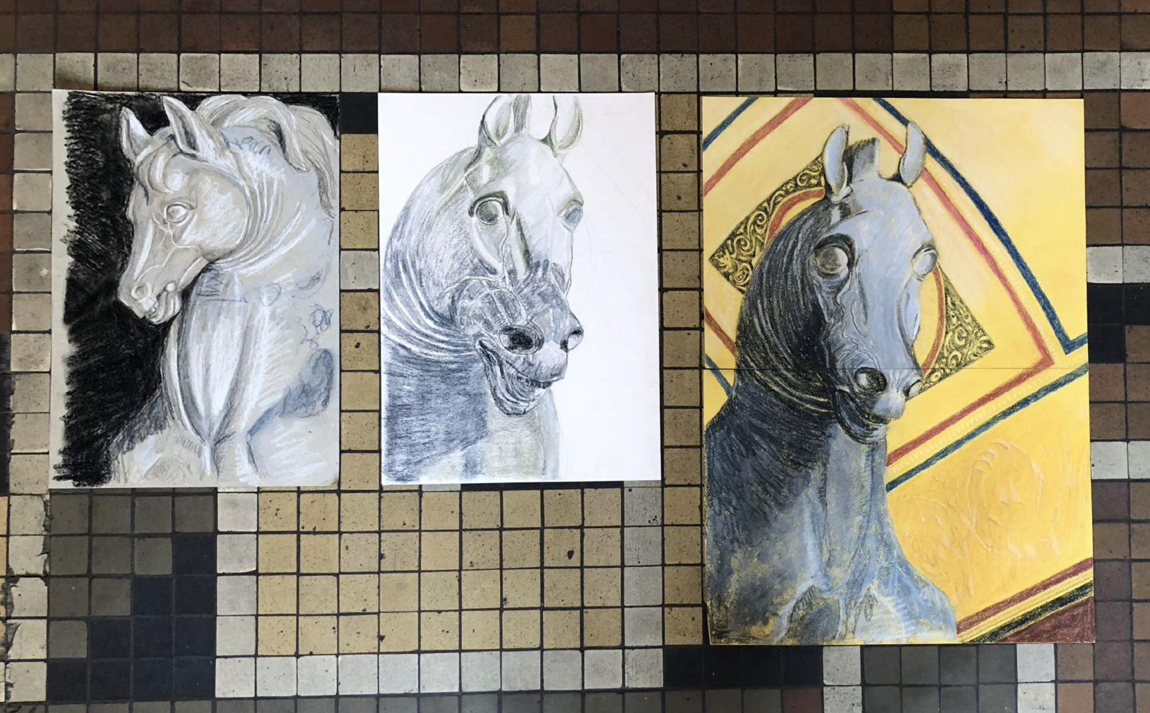 Tre tegninger af hestehoved fra skulptur af Bertel Thorvaldsen
